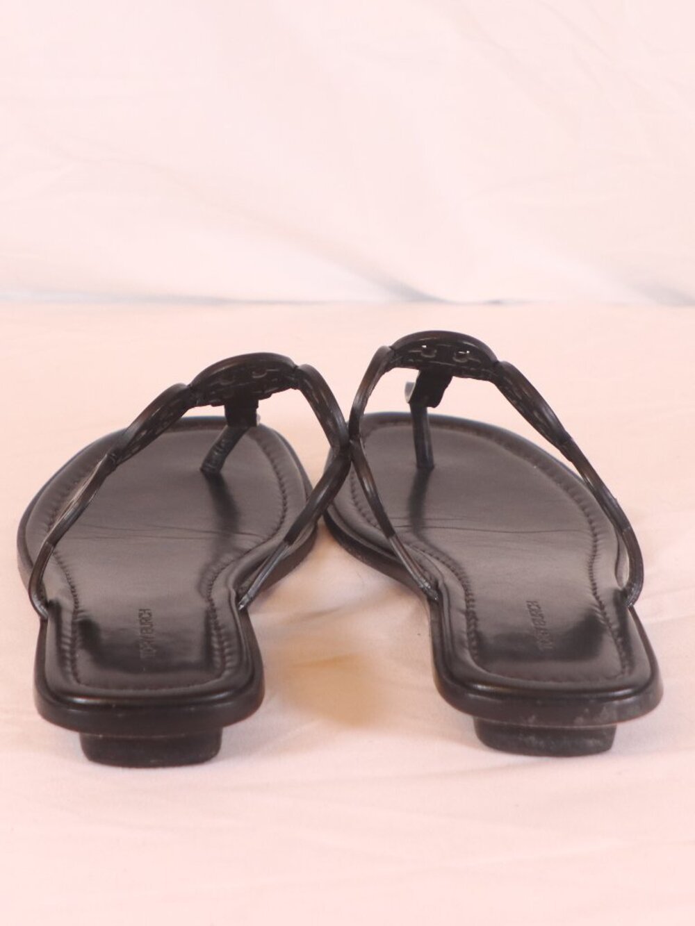 Stylish Black Tory Burch Tiny Miller Leather Thong Size 9 Sandals - Picture 4 of 5